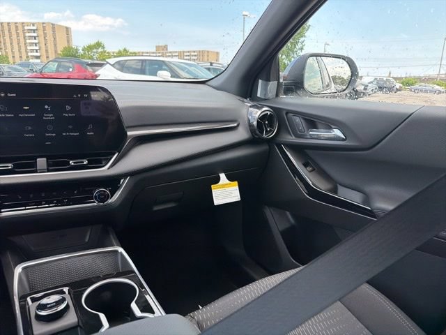 New 2026 Chevrolet Equinox LT w/ Midnight Edition AWD/4WD image 22