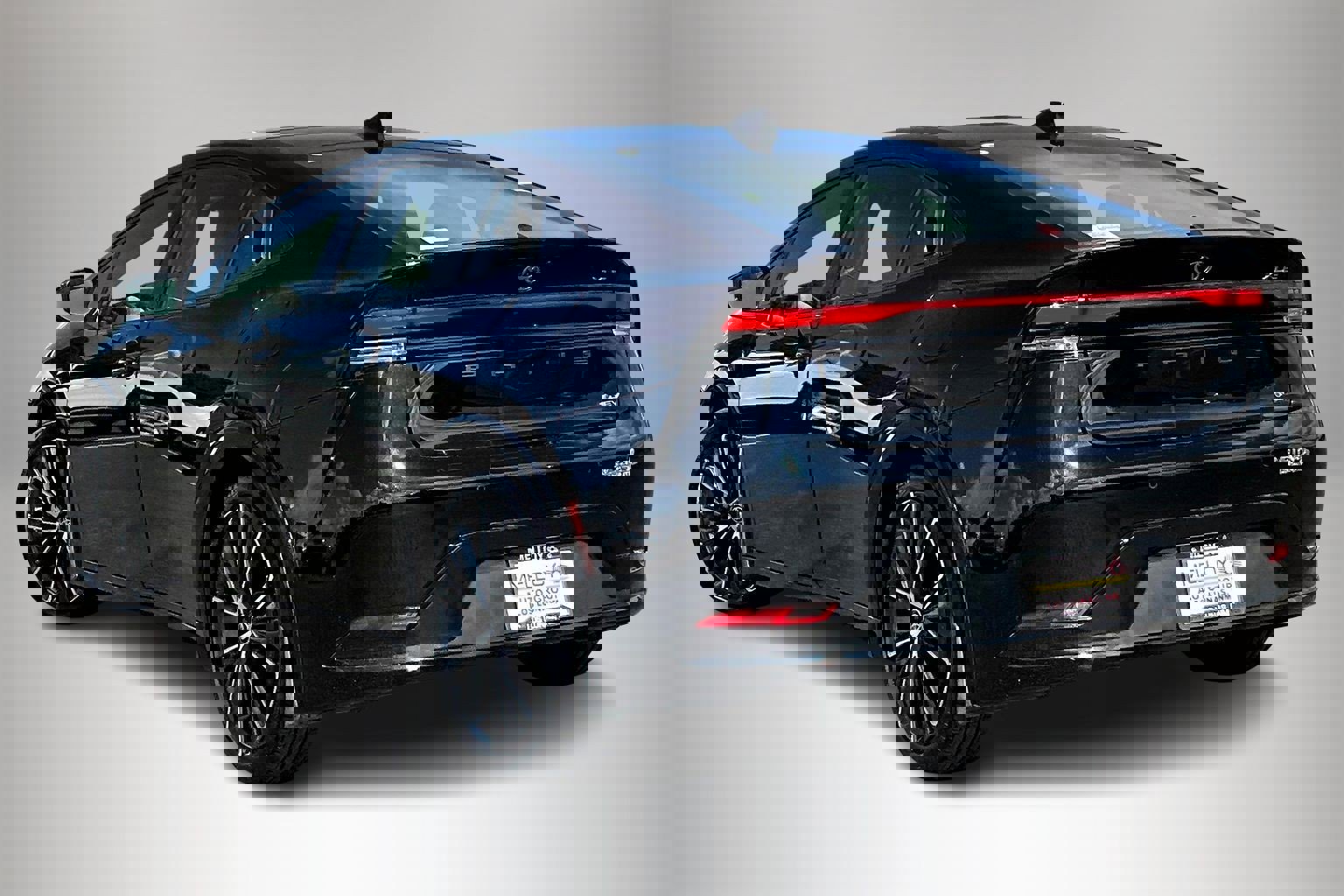 Used 2024 Toyota Prius XLE image 4