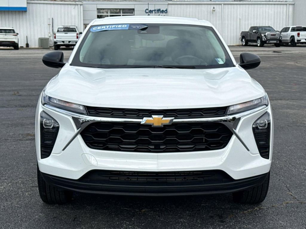 Certified 2025 Chevrolet Trax LS image 2