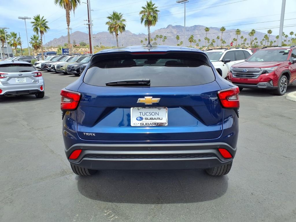 Used 2024 Chevrolet Trax LS w/ LS Convenience Package FWD image 11