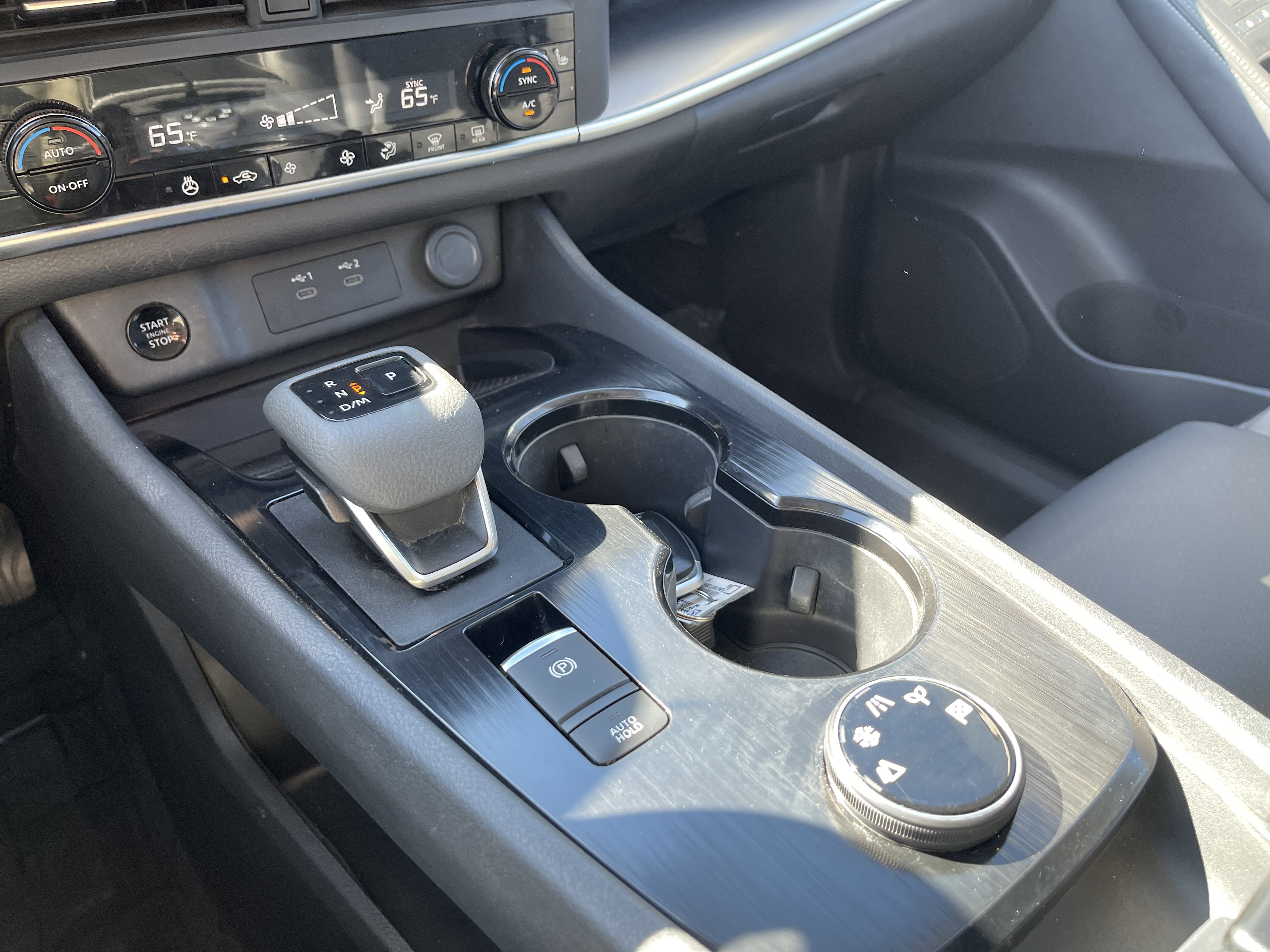 Used 2024 Nissan Rogue SV w/ SV Premium Package image 24