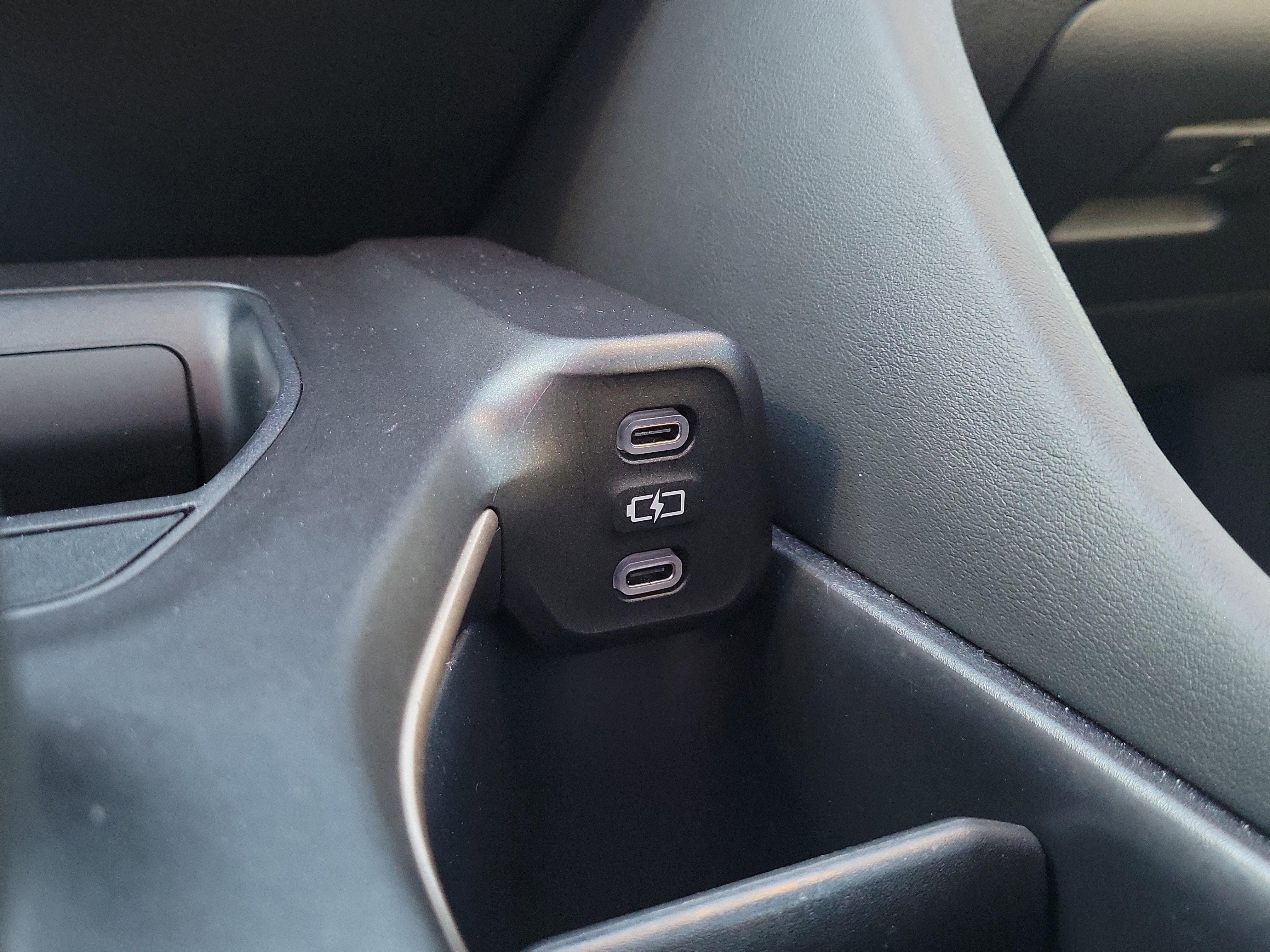 Used 2023 Toyota Crown Limited image 28