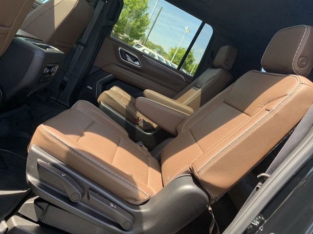 Used 2024 Chevrolet Suburban High Country AWD/4WD image 10