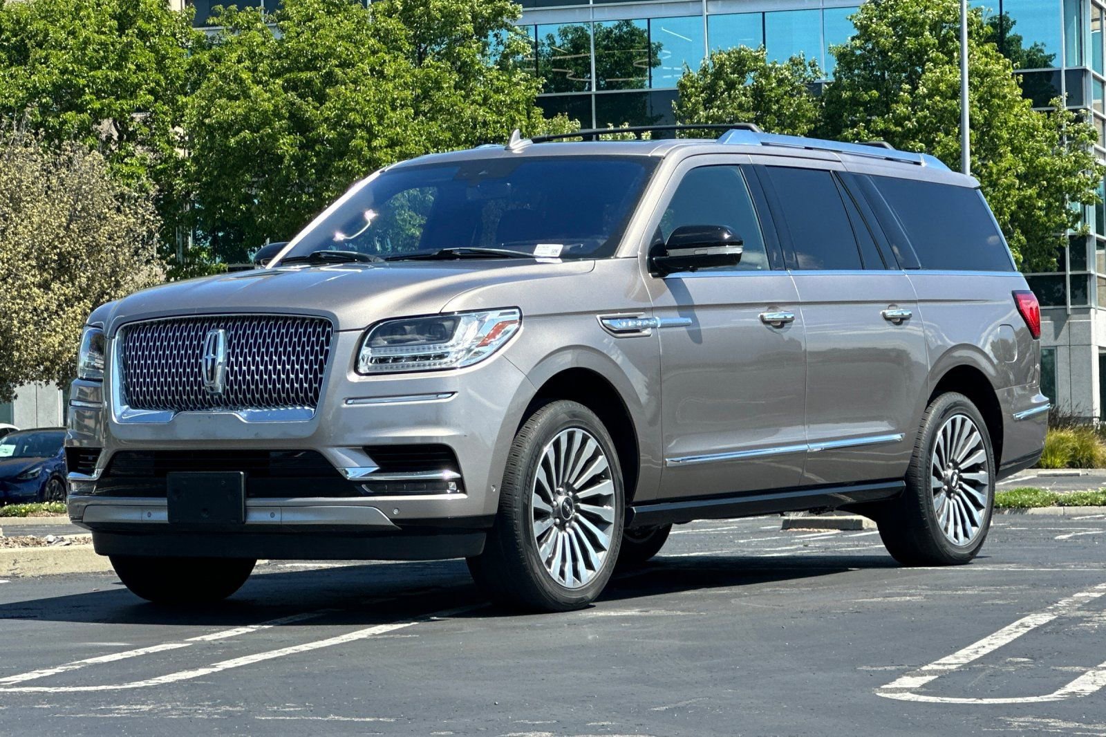 Used 2019 Lincoln Navigator L Reserve image 8