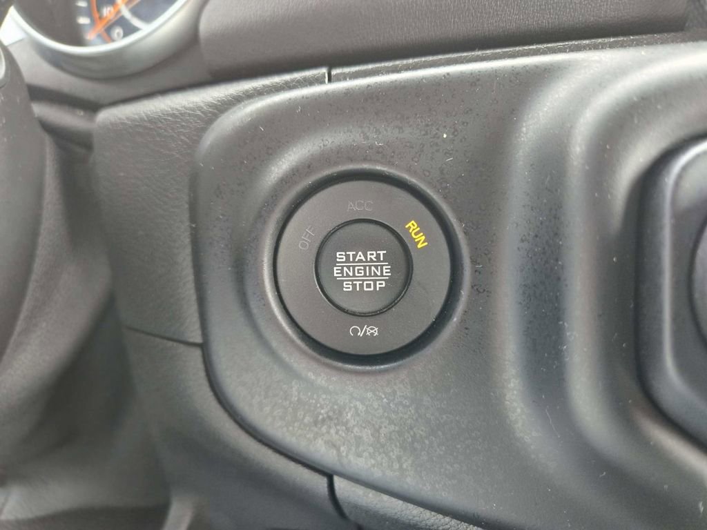 Certified 2021 Jeep Wrangler Unlimited Sahara image 35