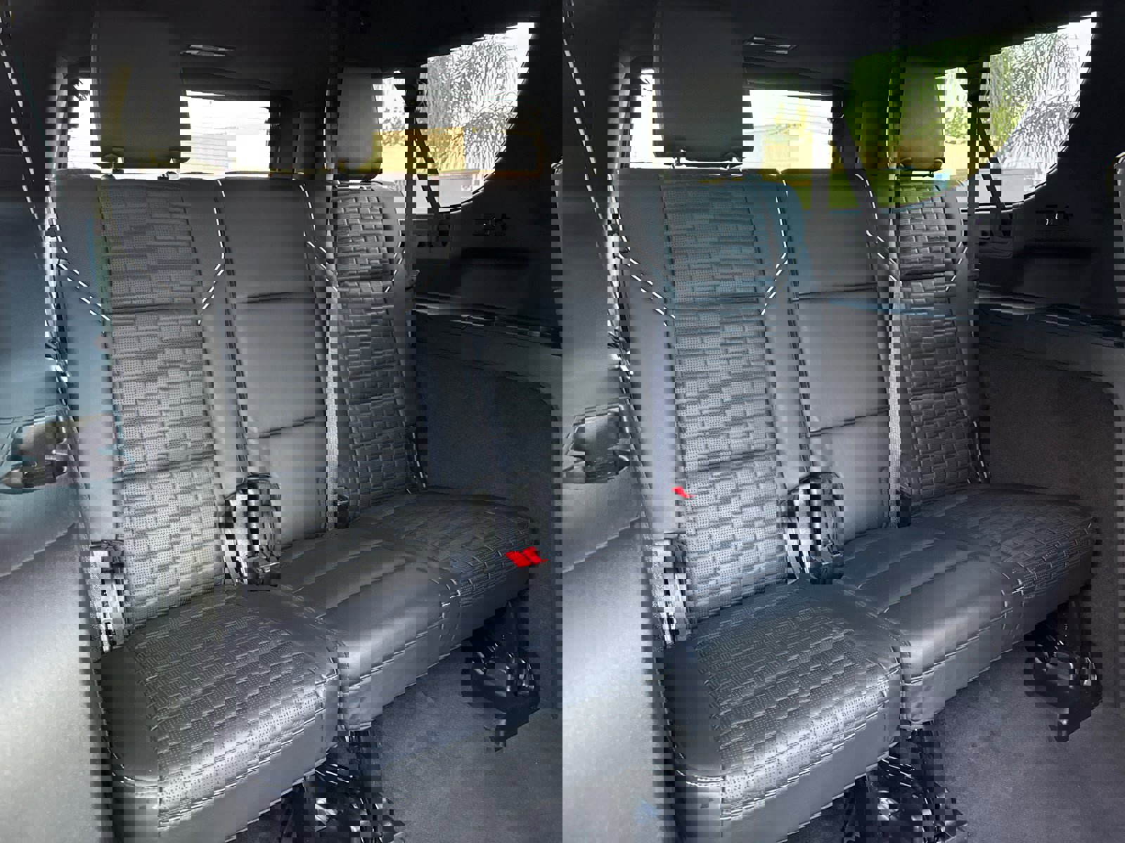 Certified 2024 Cadillac Escalade ESV Sport Platinum w/ LPO, ONYX Package AWD/4WD image 19