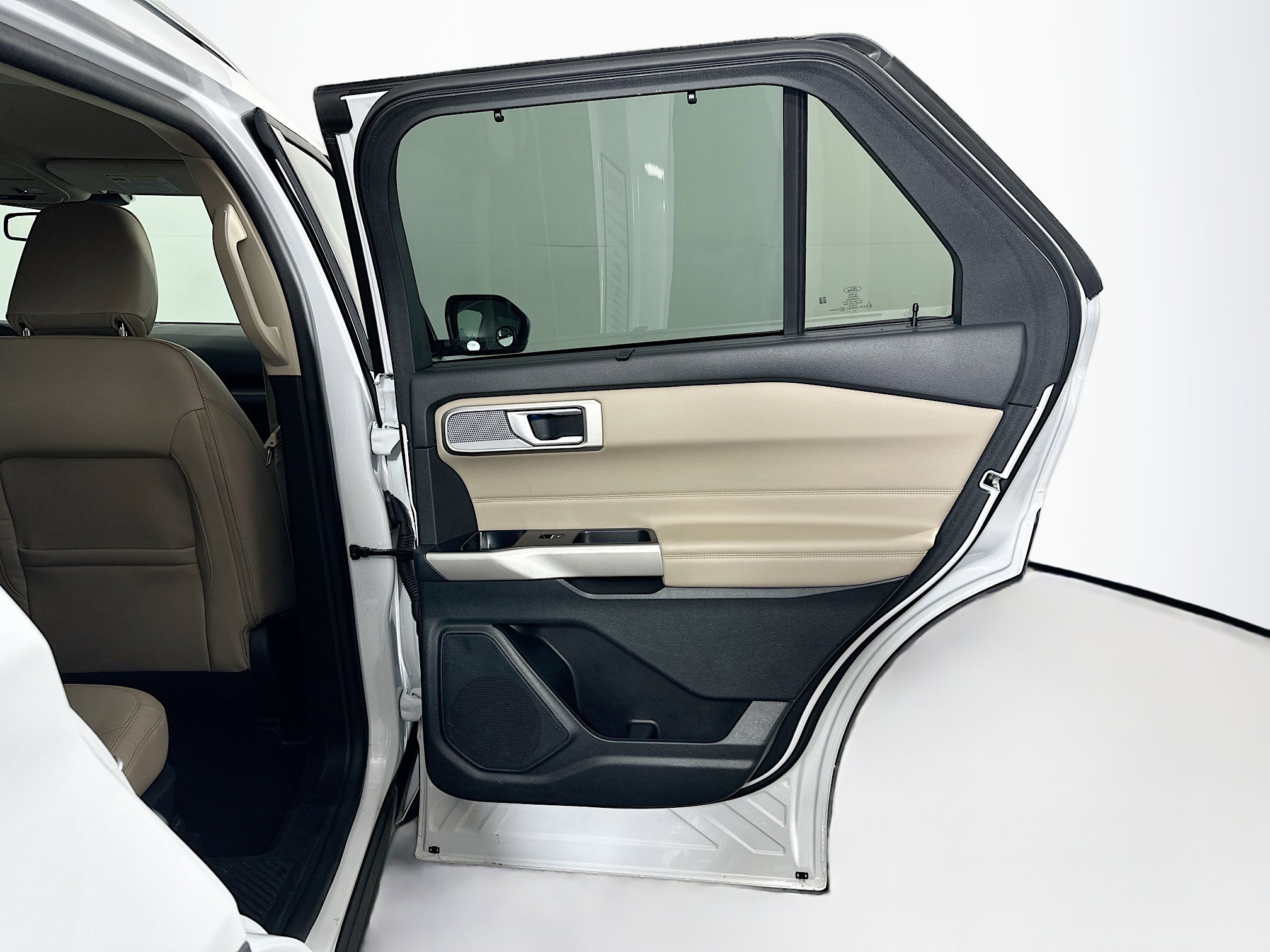 Used 2023 Ford Explorer Limited image 32