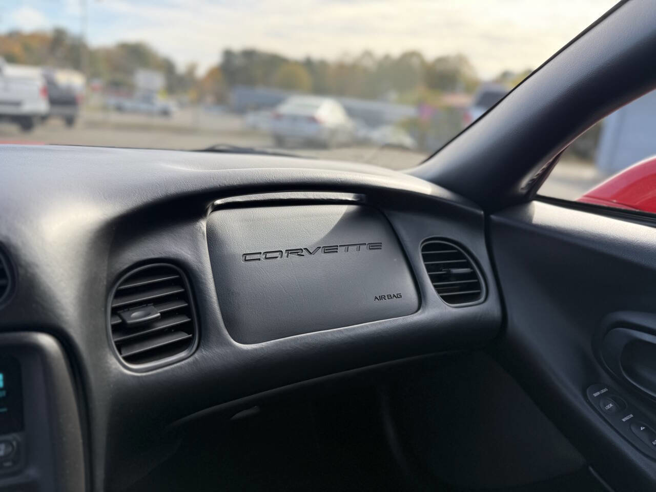 Used 1999 Chevrolet Corvette Coupe image 17