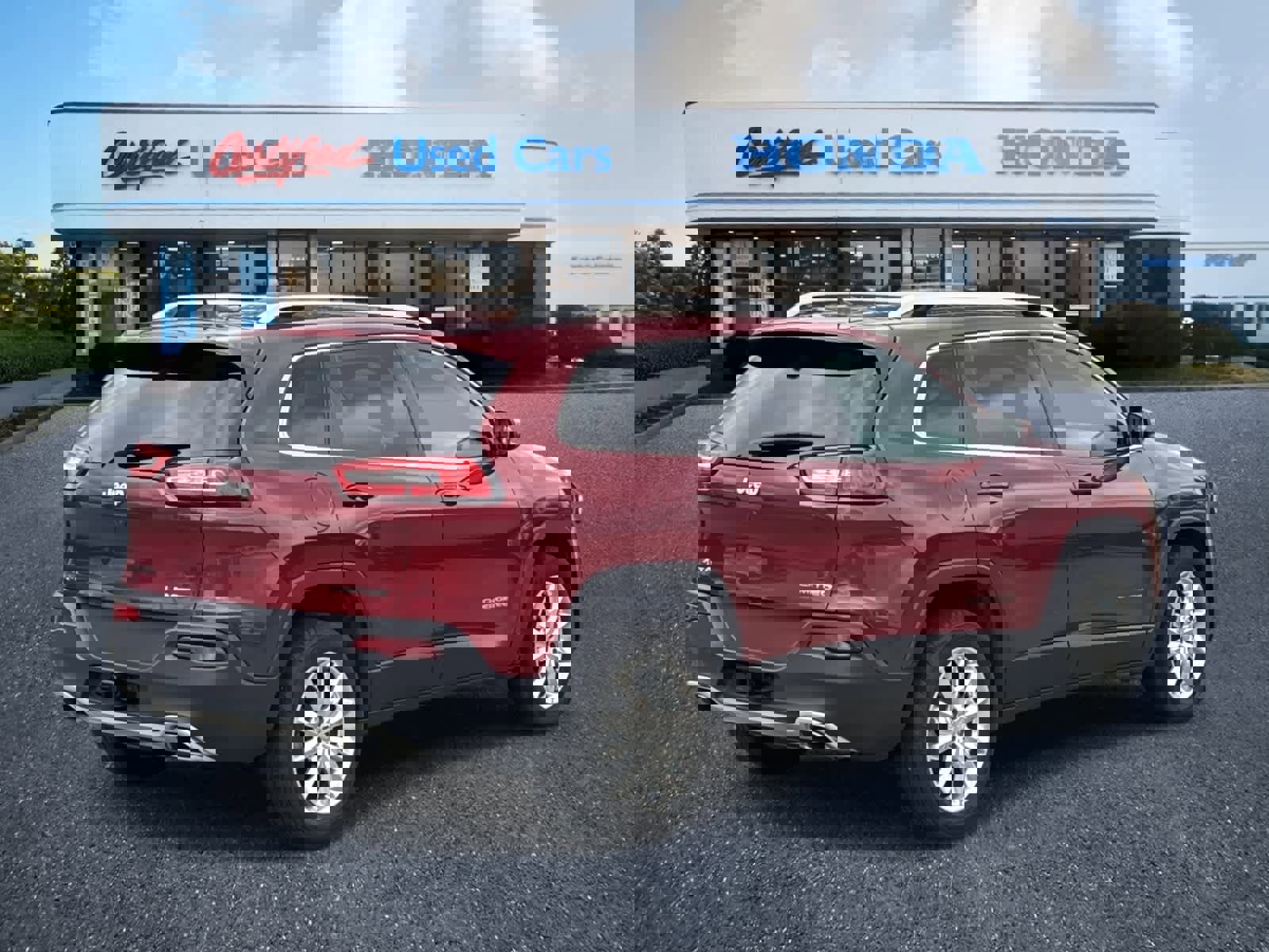 Used 2017 Jeep Cherokee Limited w/ Trailer Tow Group image 5