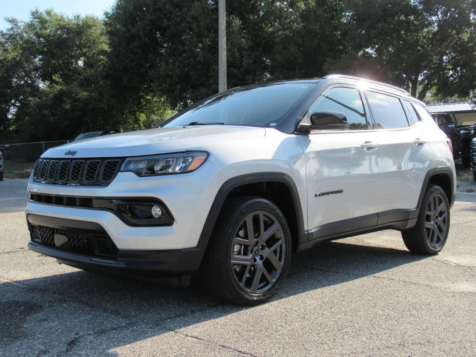 Certified 2026 Jeep Compass Limited AWD/4WD image 3