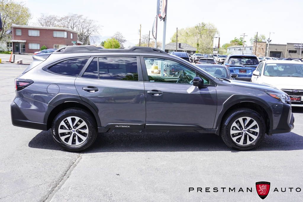 Used 2023 Subaru Outback Onyx Edition AWD/4WD image 23