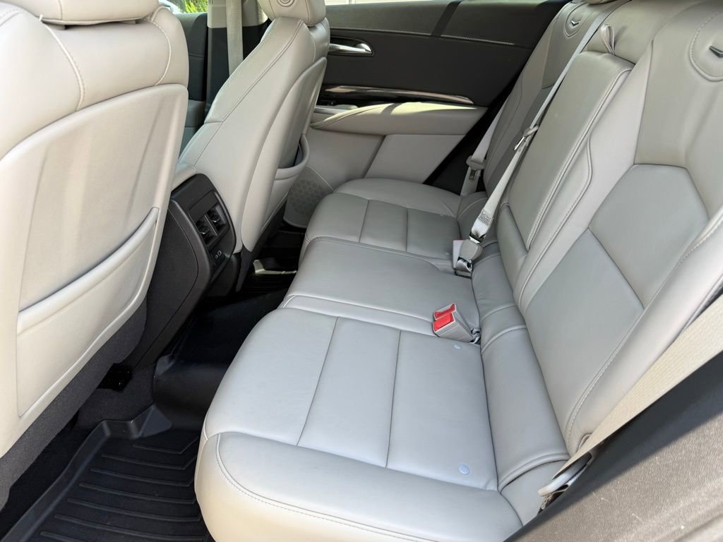 Used 2020 Cadillac XT4 Premium Luxury w/ Cold Weather Package FWD image 31