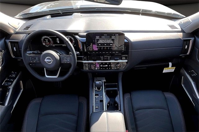 New 2025 Nissan Pathfinder Platinum w/ Cargo Package image 5