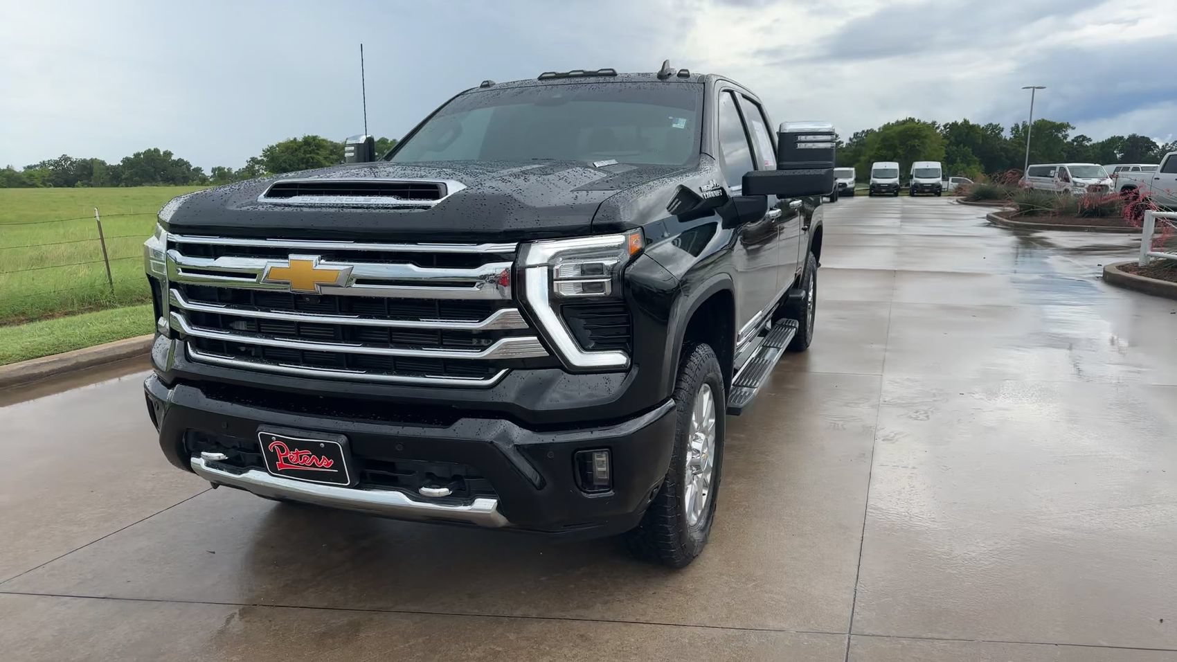 Used 2025 Chevrolet Silverado 3500 High Country w/ Technology Package AWD/4WD image 3
