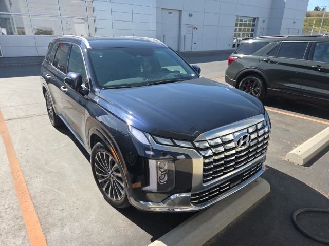 Used 2024 Hyundai Palisade Calligraphy AWD/4WD image 2