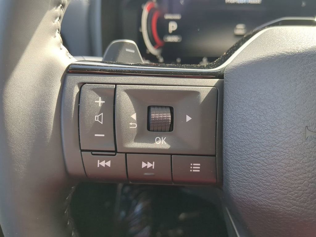 Used 2026 Nissan Rogue Platinum w/ Tech Package image 25