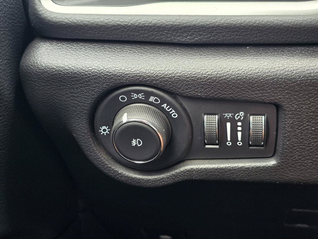 Used 2021 Chrysler Pacifica Touring w/ S Appearance Package FWD image 21
