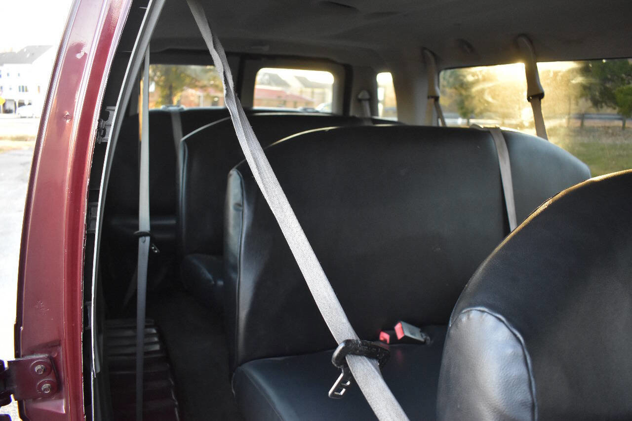 Used 2008 Ford E-350 and Econoline 350 XLT image 13
