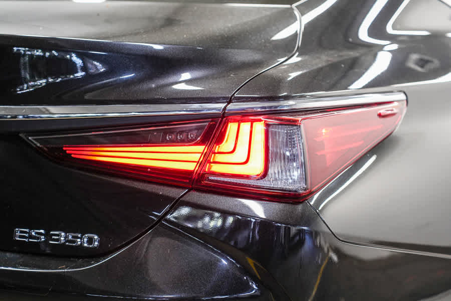 Used 2024 Lexus ES 350 w/ Accessory Package (Z2) FWD image 5