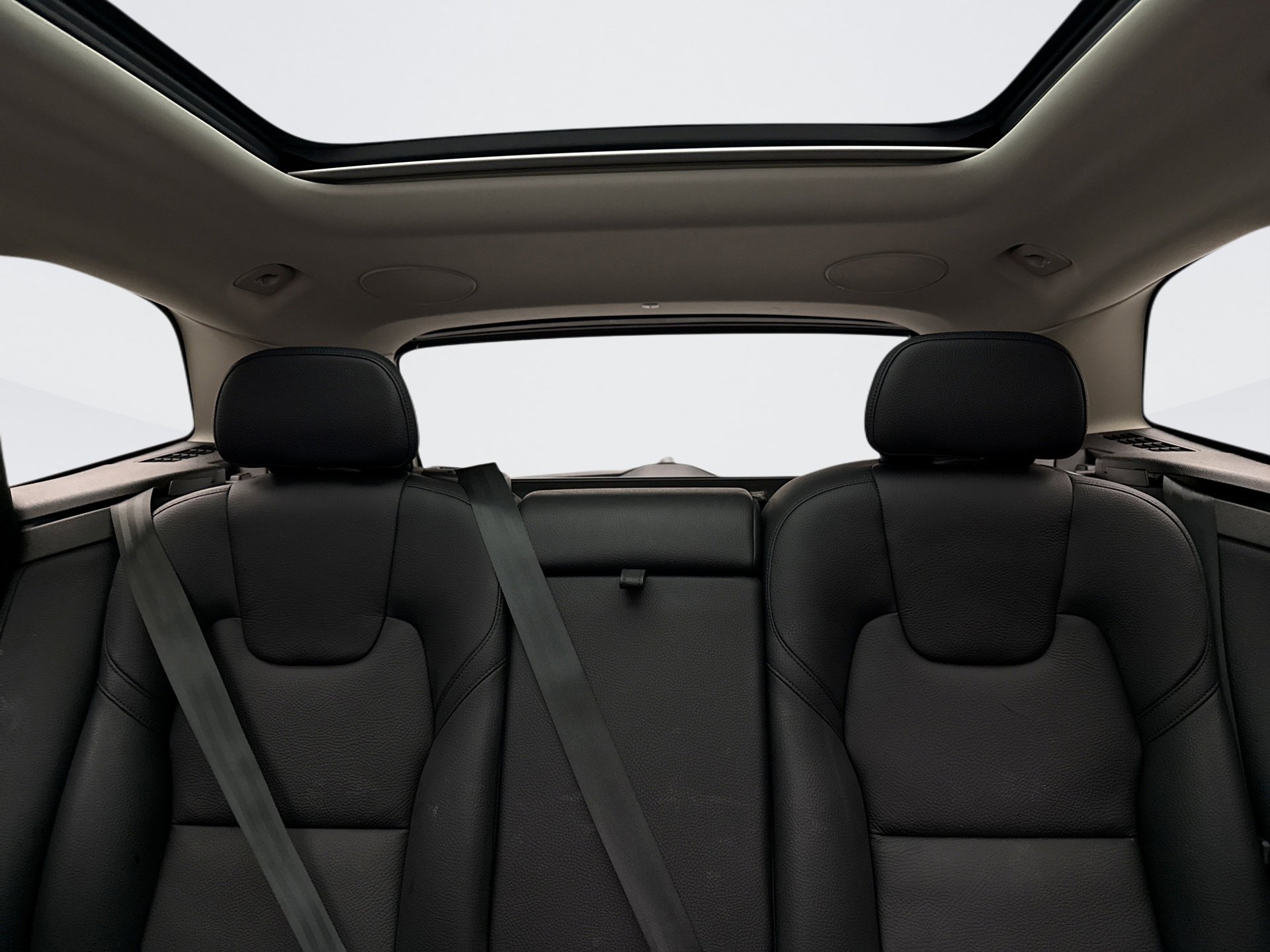 Used 2023 Volvo XC60 B5 Plus w/ Protection Package Premier image 12