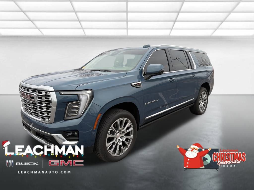 Used 2025 GMC Yukon XL Denali w/ Sun & Power Step Package image 10