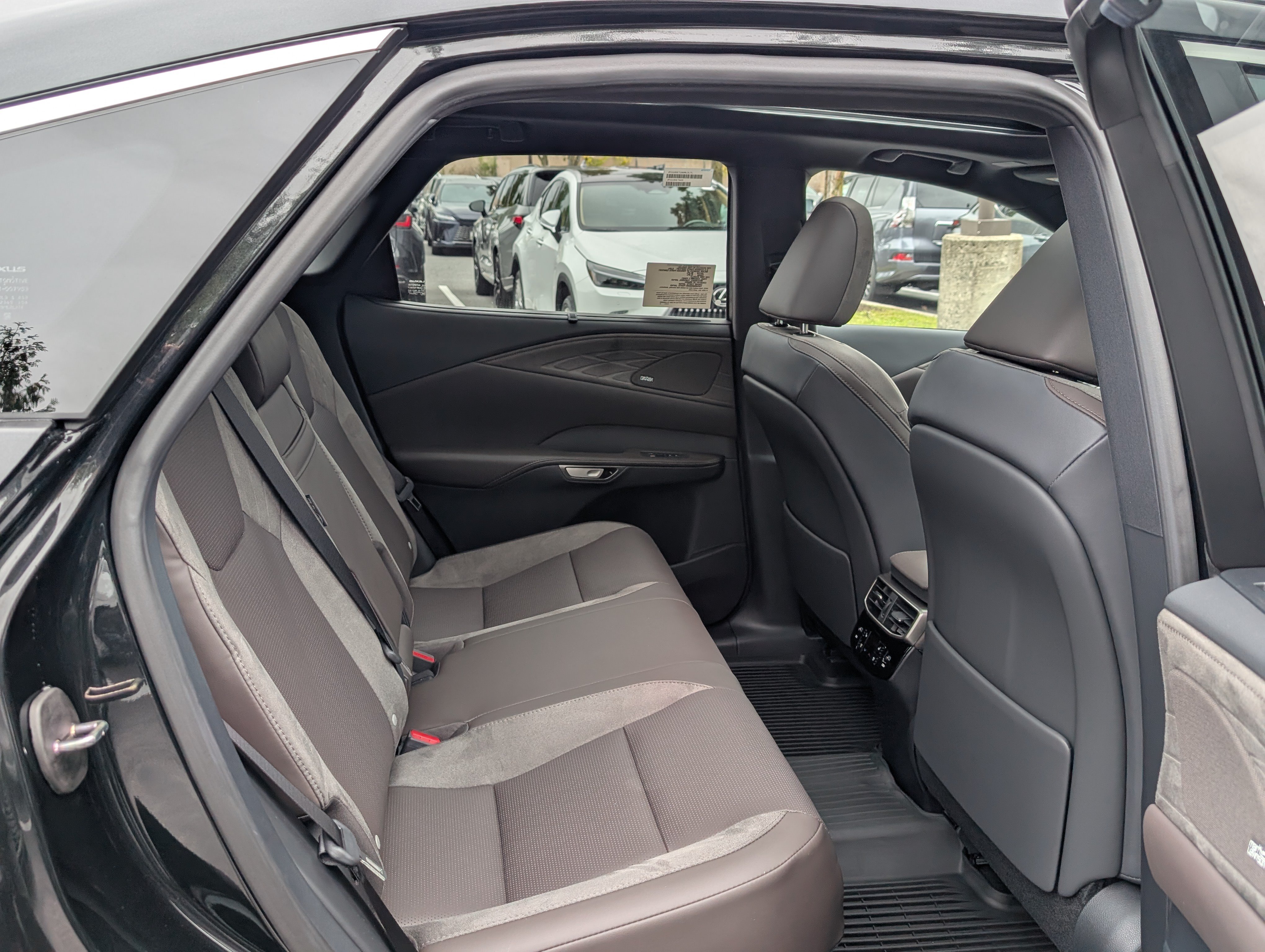 New 2026 Lexus RX 450h AWD w/ Convenience Package image 8