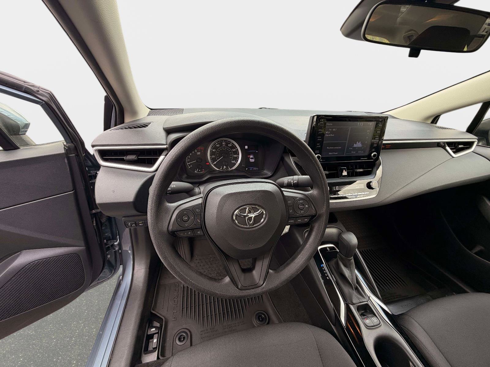 Used 2022 Toyota Corolla LE image 35