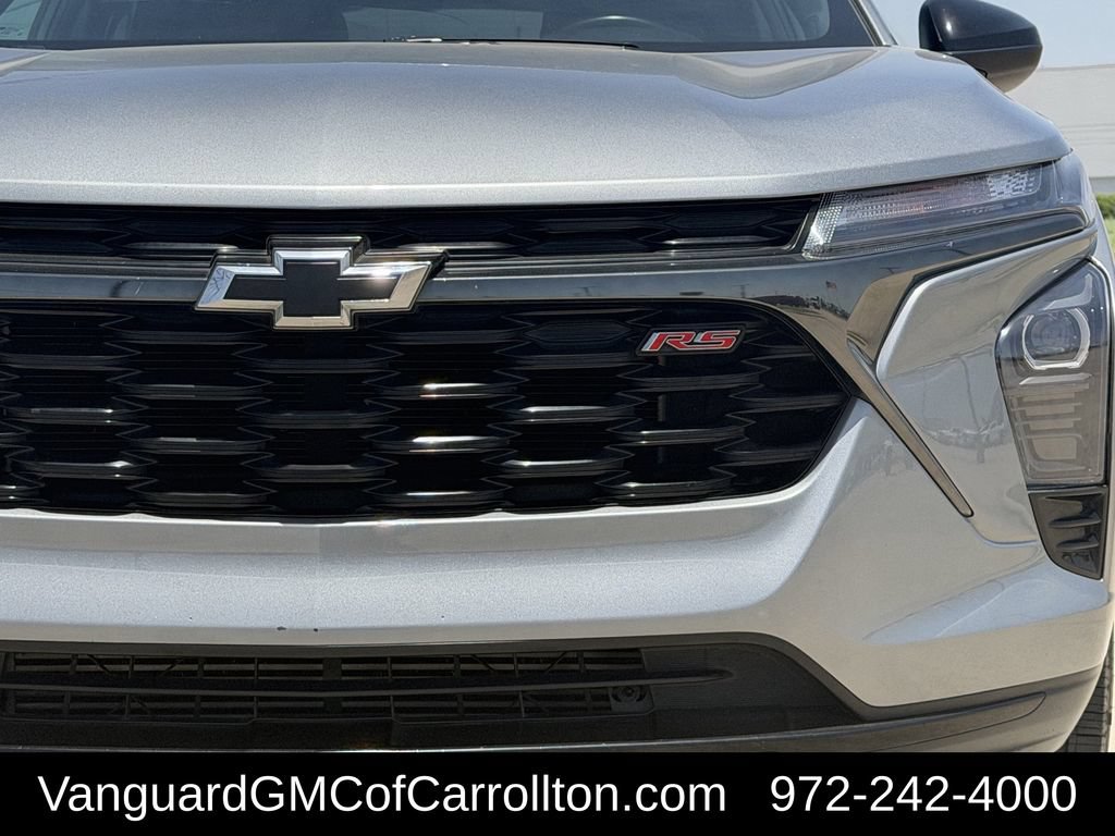 Used 2024 Chevrolet Trax RS FWD image 4