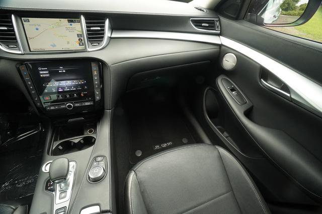 Used 2022 INFINITI QX50 Essential FWD image 12