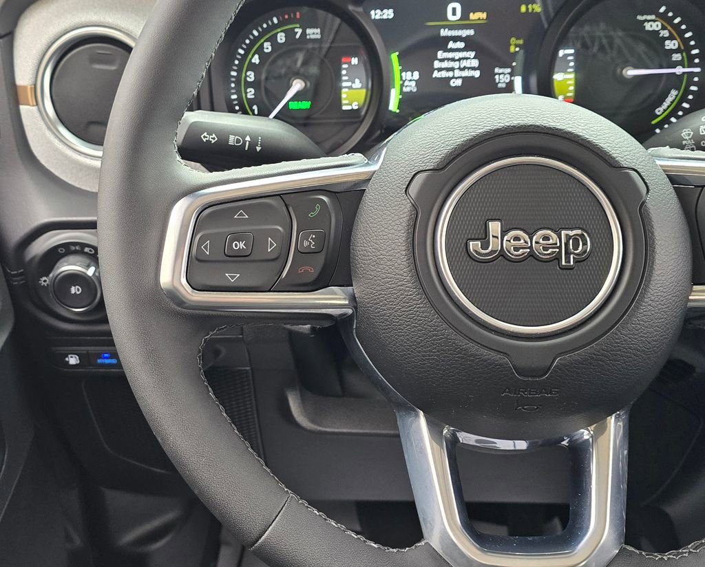 Used 2025 Jeep Wrangler Unlimited Sahara w/ Safety Group image 38