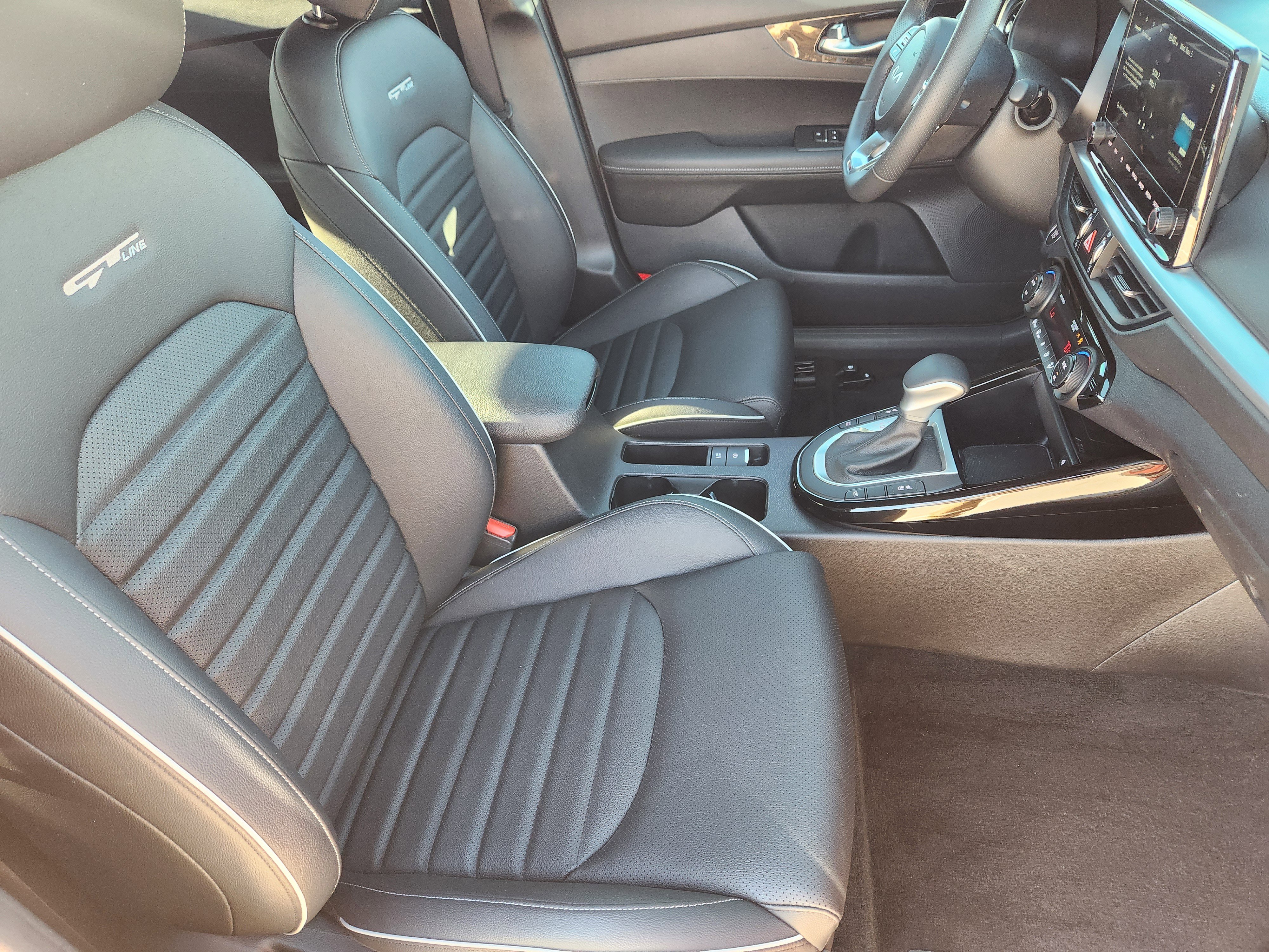 Used 2023 Kia Forte GT-Line w/ GT-Line Premium Package image 15