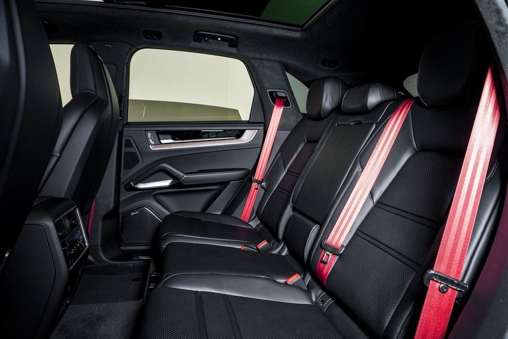 New 2026 Porsche Cayenne GTS image 17