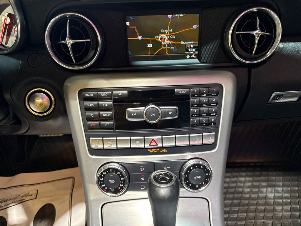 Used 2013 Mercedes-Benz SLK 250 image 18