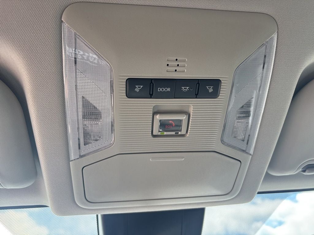 Used 2024 Toyota RAV4 LE AWD/4WD image 25