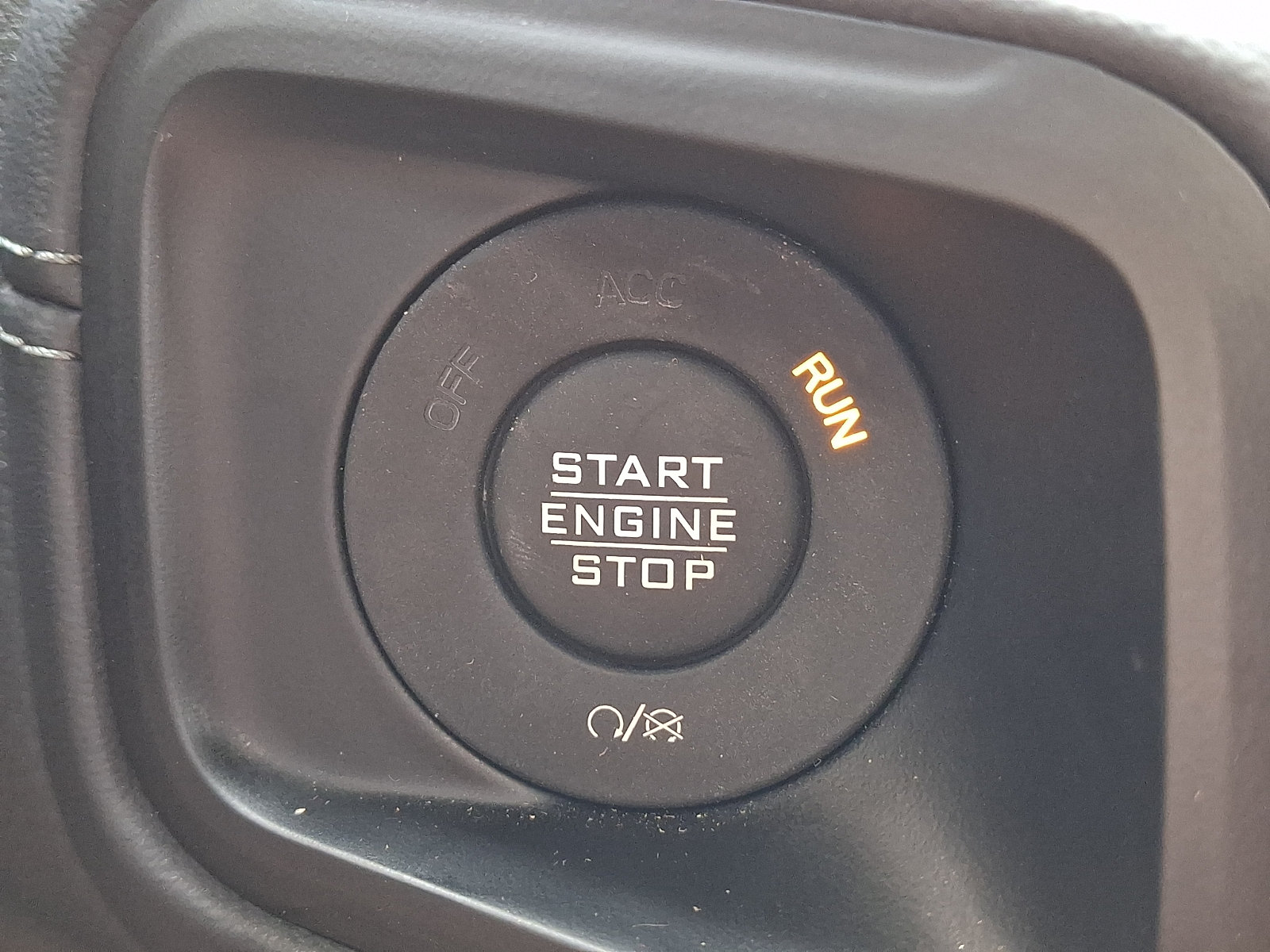 Used 2024 Jeep Wrangler Unlimited Sahara w/ Technology Group AWD/4WD image 22