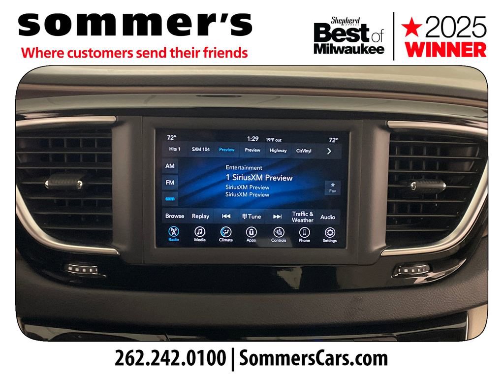 Used 2018 Chrysler Pacifica Touring-L image 15
