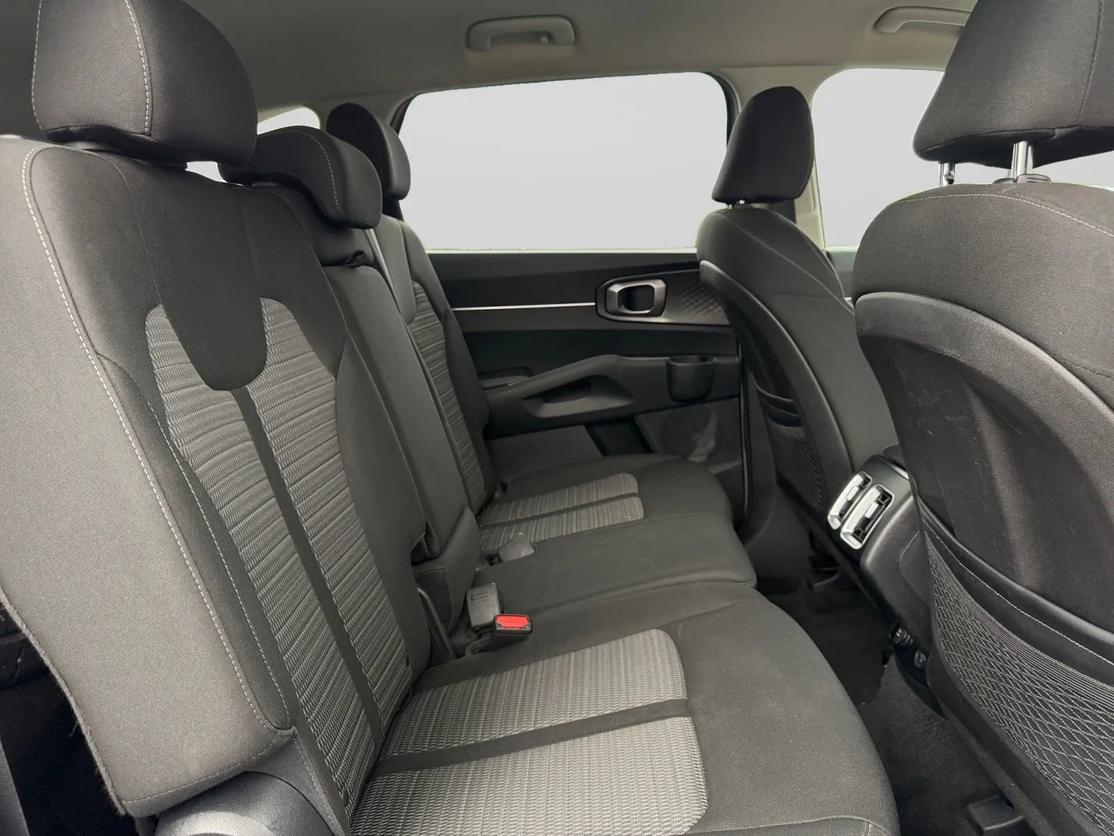 Used 2021 Kia Sorento LX FWD image 32