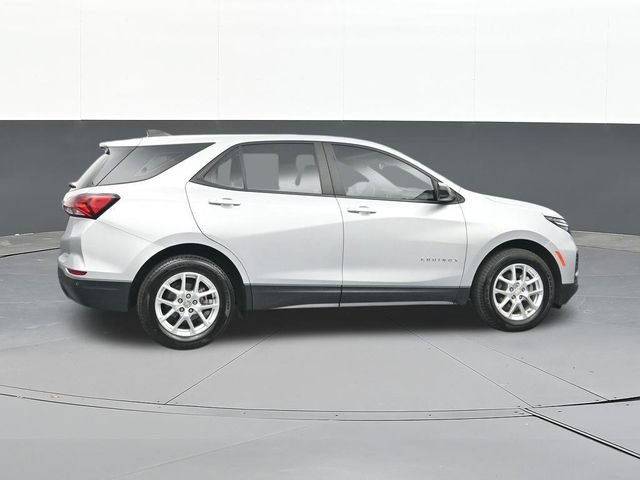 Used 2022 Chevrolet Equinox LS FWD image 17