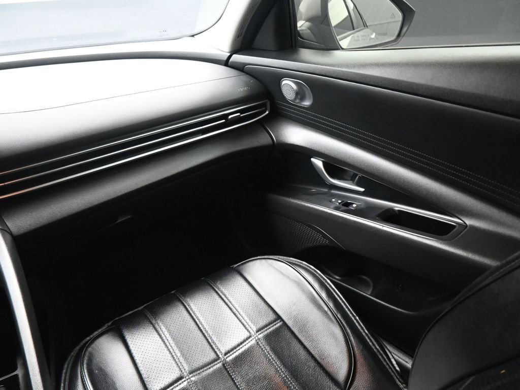 Used 2023 Hyundai Elantra SEL image 12