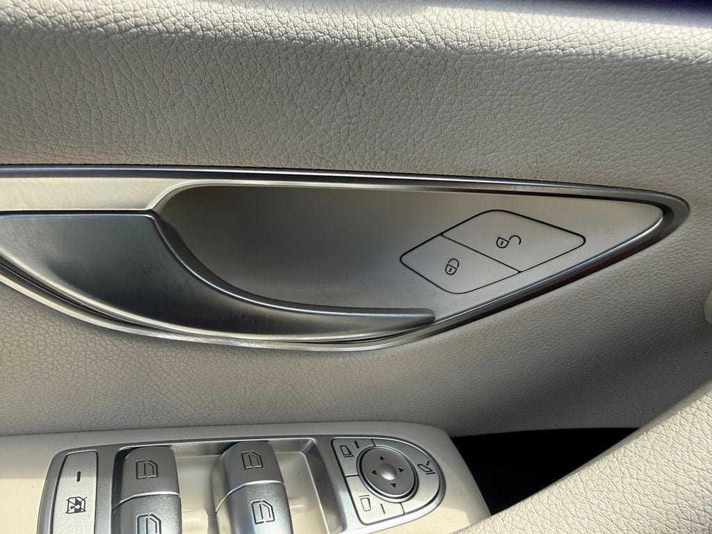 Used 2018 Mercedes-Benz E 300 4MATIC image 22