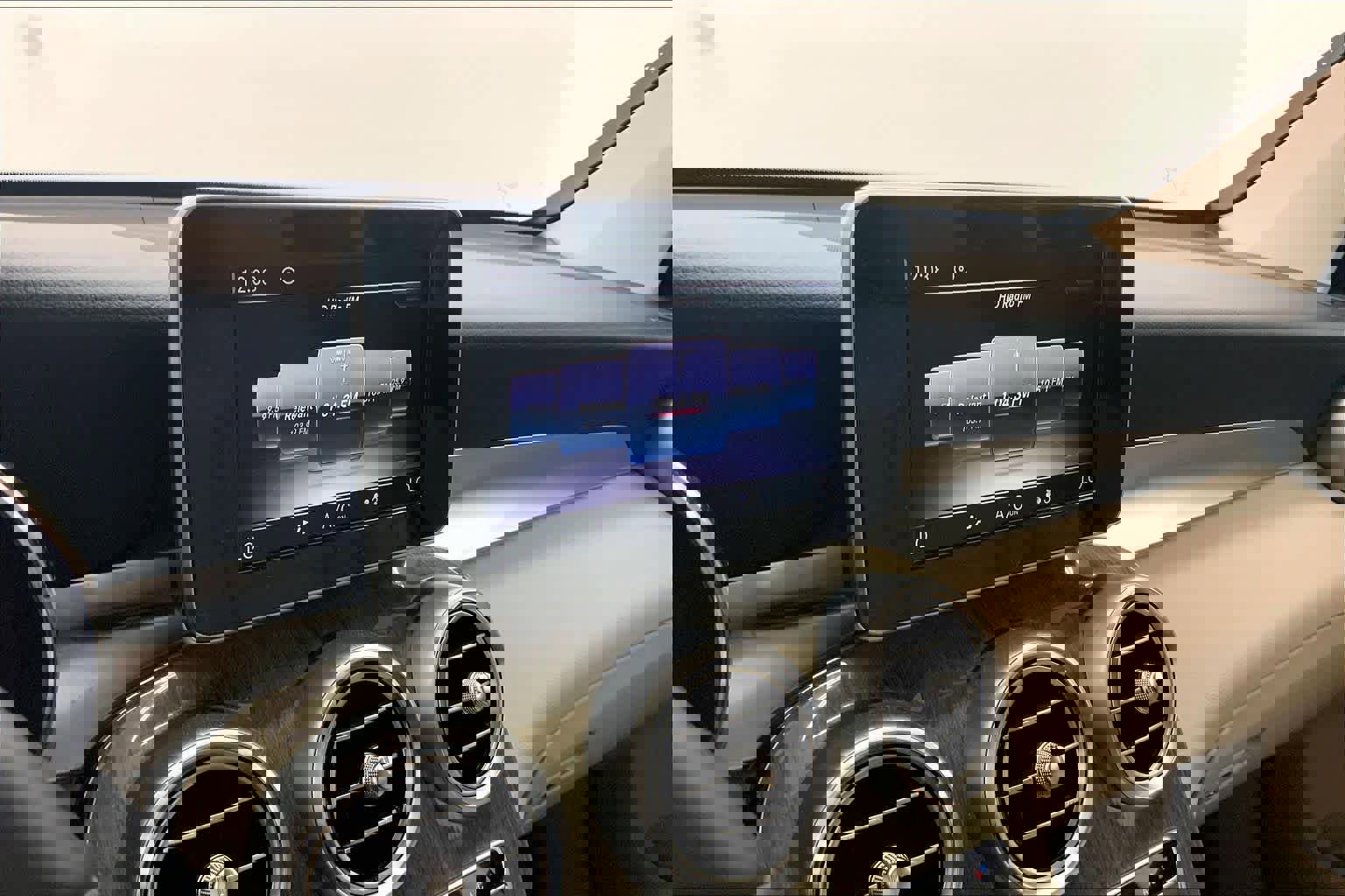 Used 2019 Mercedes-Benz GLC 300 image 23