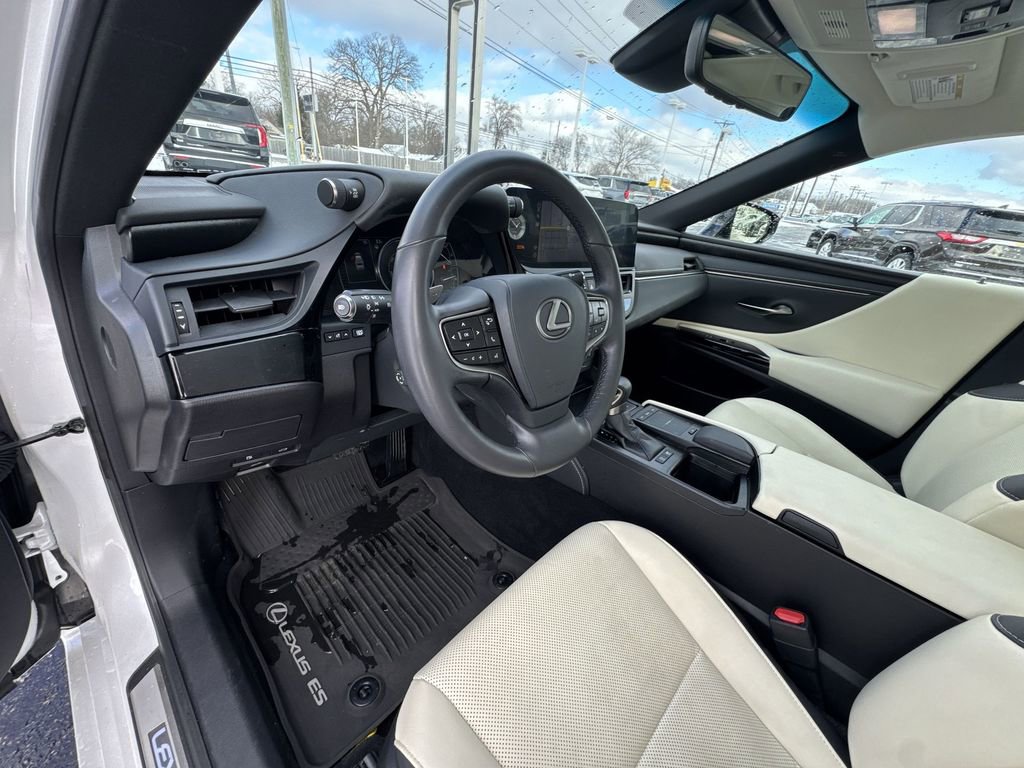 Used 2022 Lexus ES 300h w/ Premium Package image 10