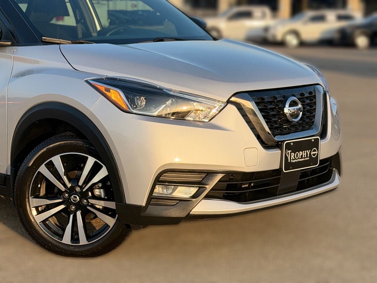 Certified 2020 Nissan Kicks SR FWD image 8