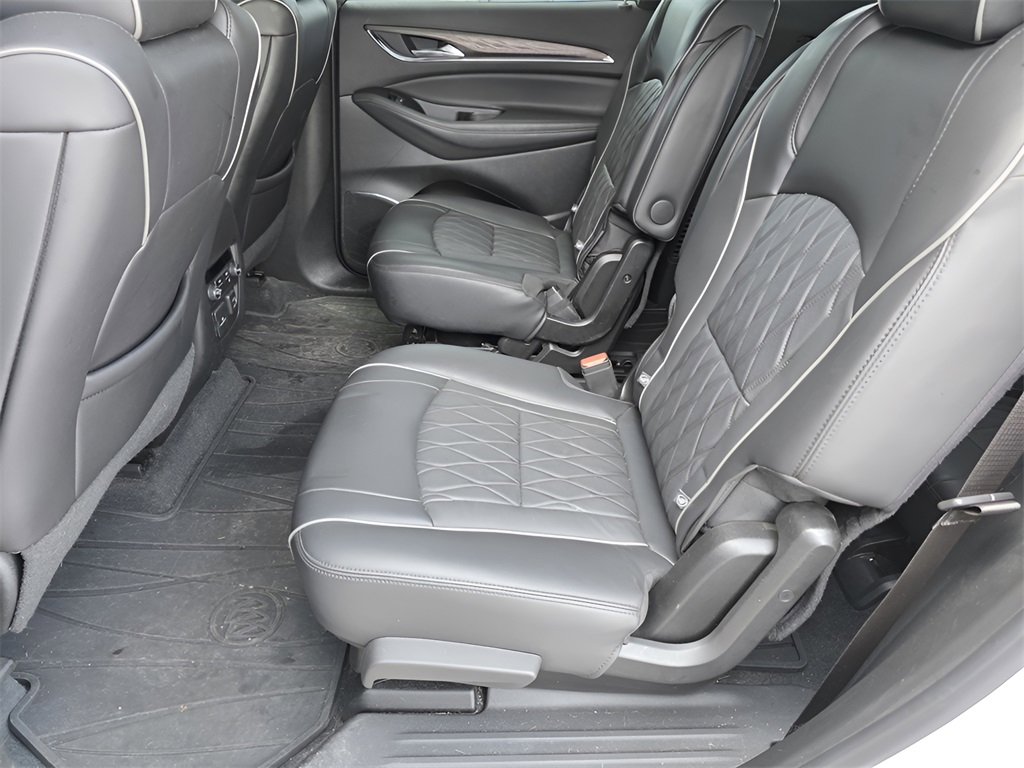 Used 2024 Buick Enclave Avenir w/ Avenir Technology Package image 17
