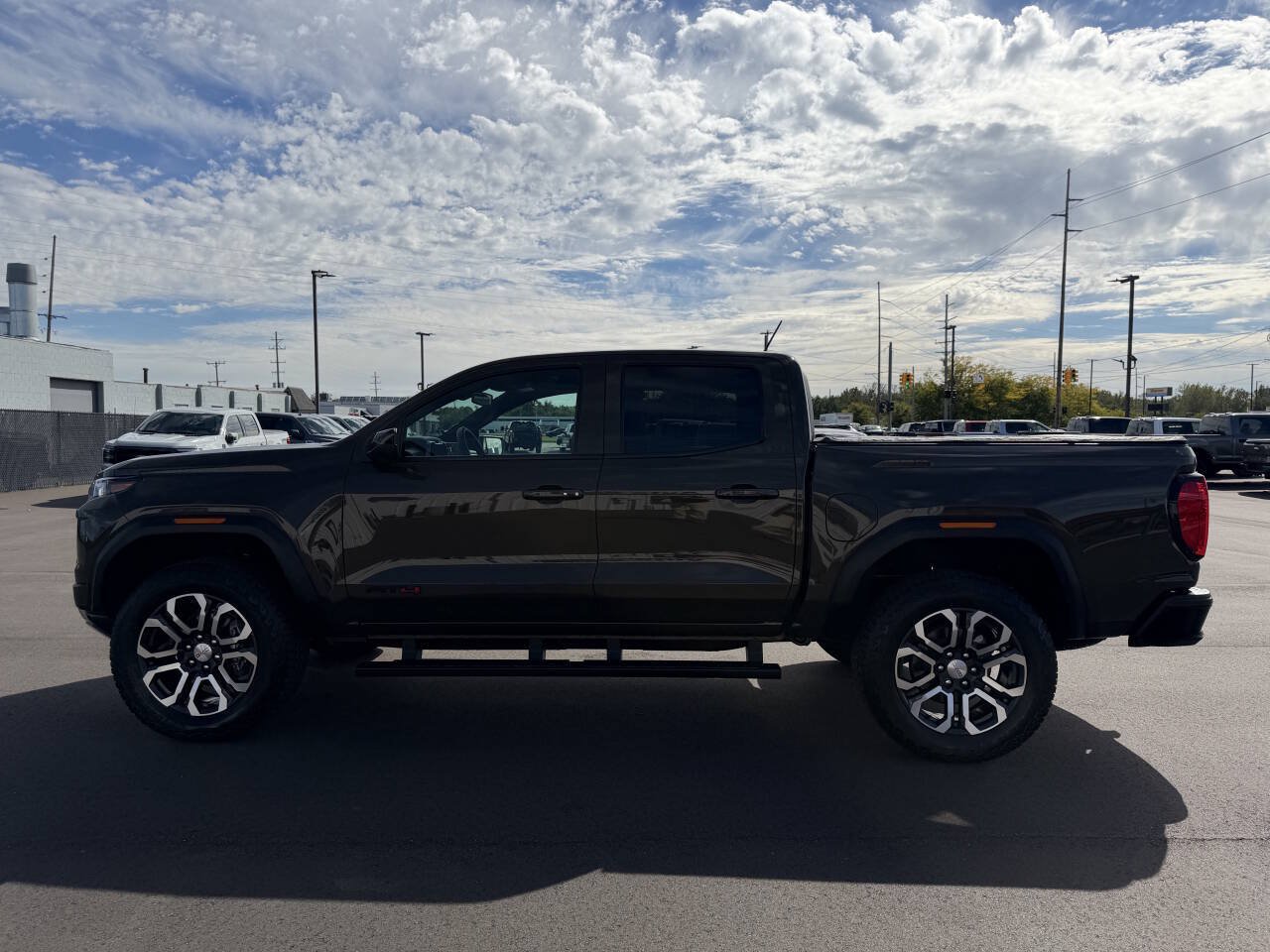 Used 2024 GMC Canyon AT4 w/ AT4 Premium Package AWD/4WD image 5