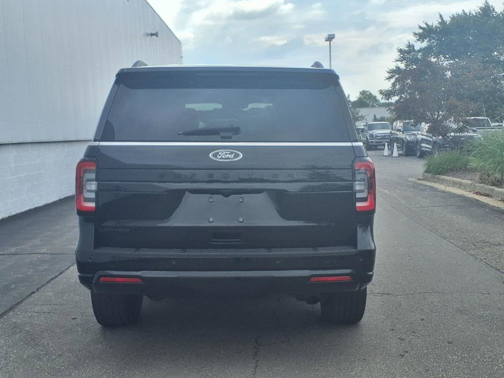 Certified 2022 Ford Expedition Limited image 5