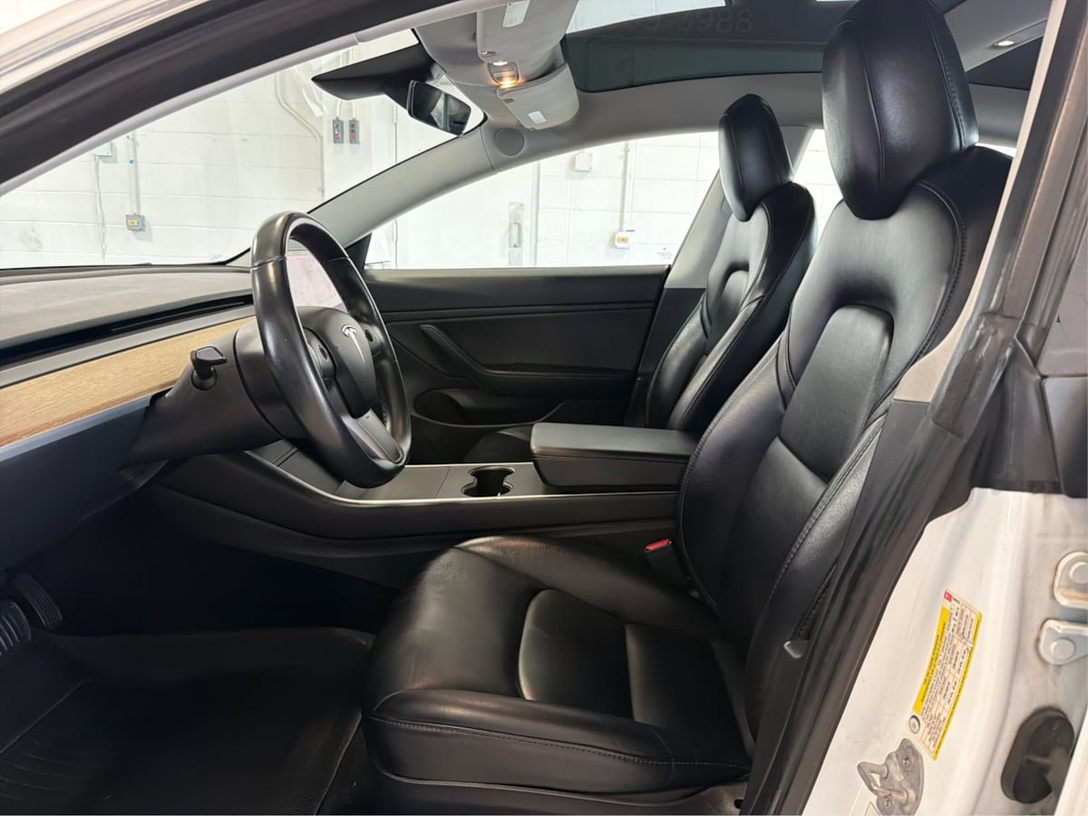 Used 2019 Tesla Model 3 Mid Range RWD image 9