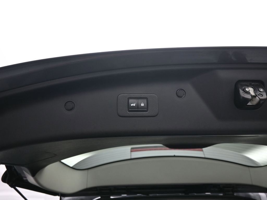 Used 2024 Nissan Armada SL image 28