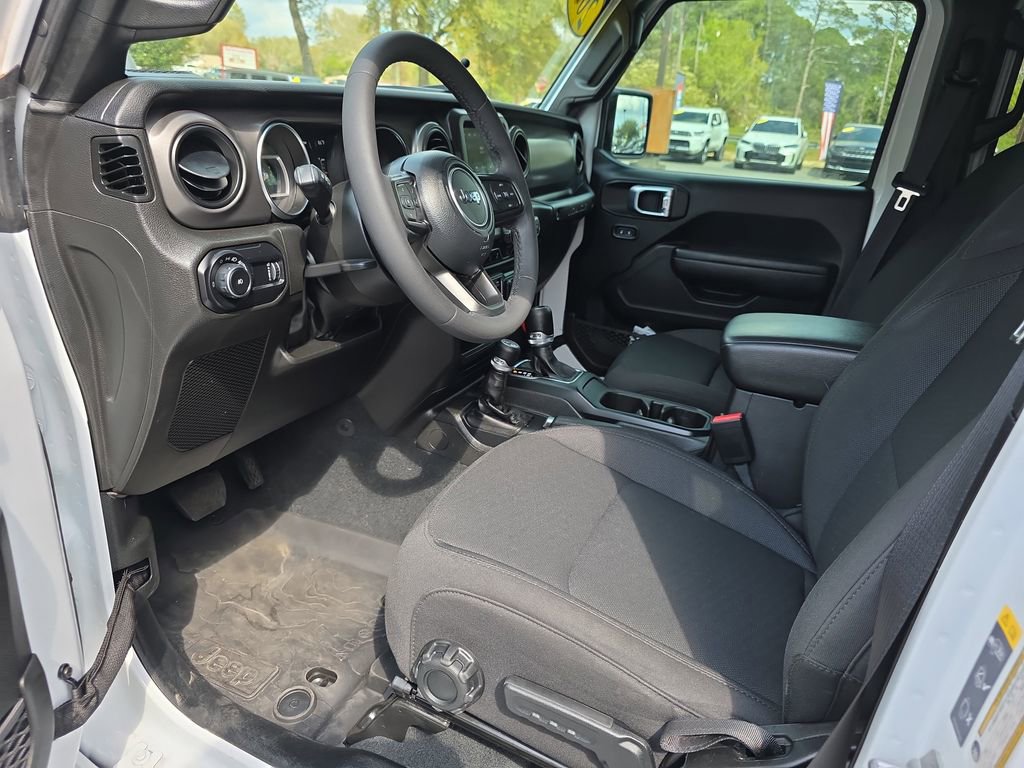 Used 2023 Jeep Wrangler Sport S image 11