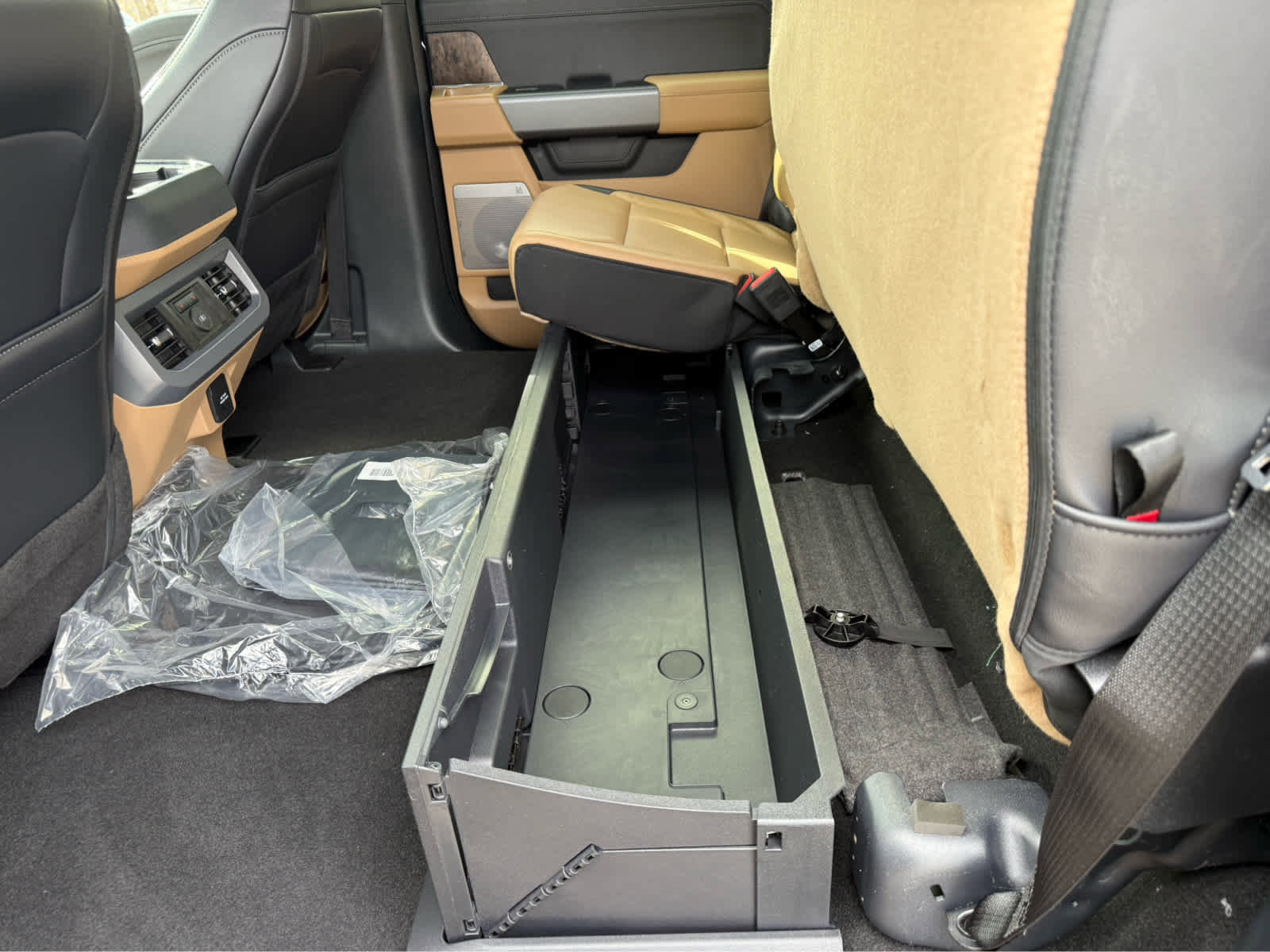 New 2025 Ford F350 Lariat w/ Chrome Package image 23